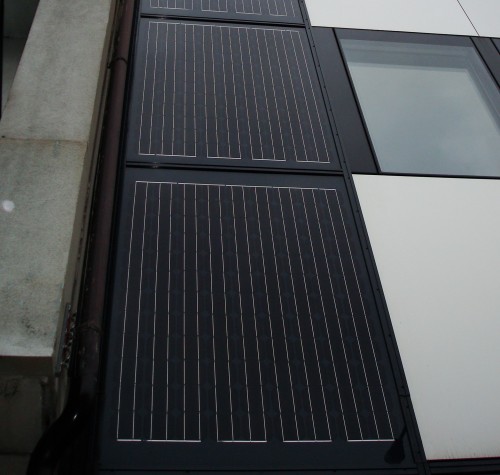 Detailed view of the monocrystalline modules © Eurac Research